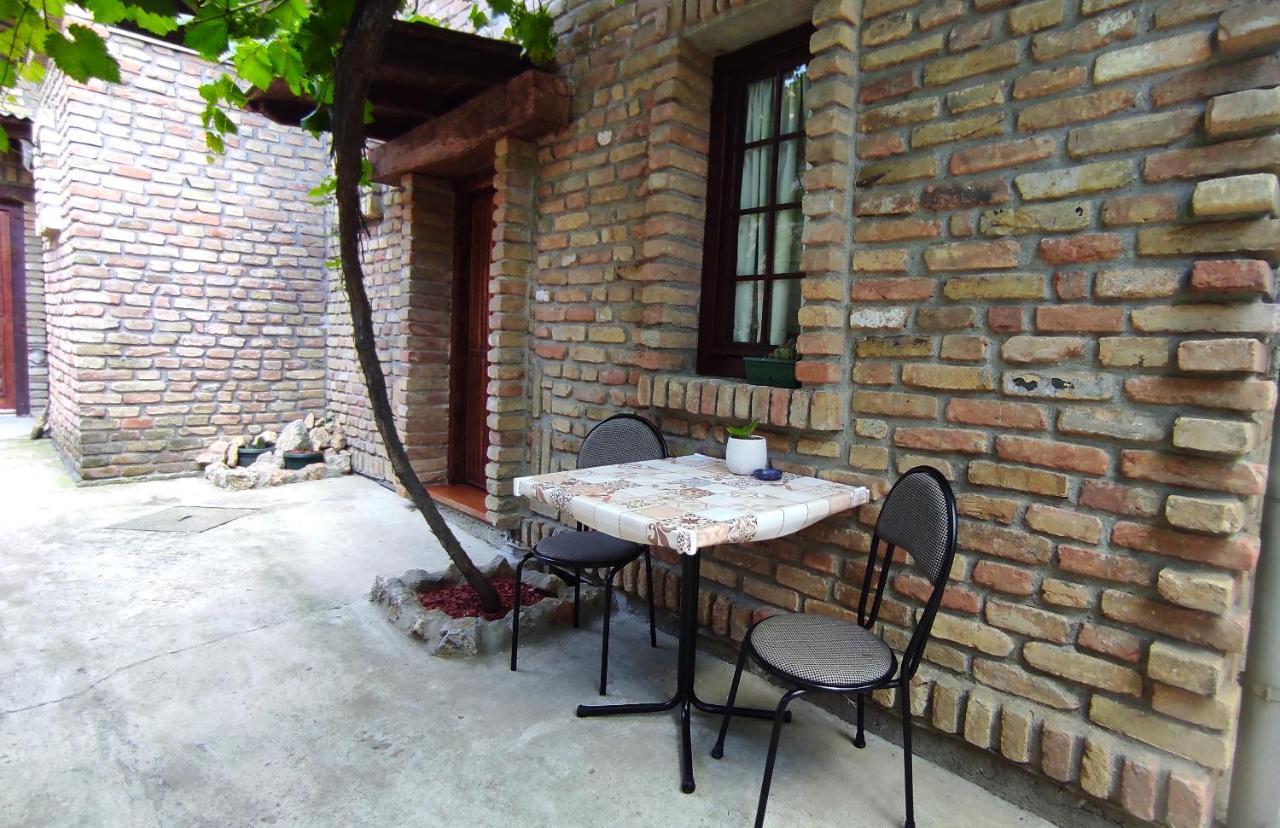 Wood House Apartment Ruma Exterior photo